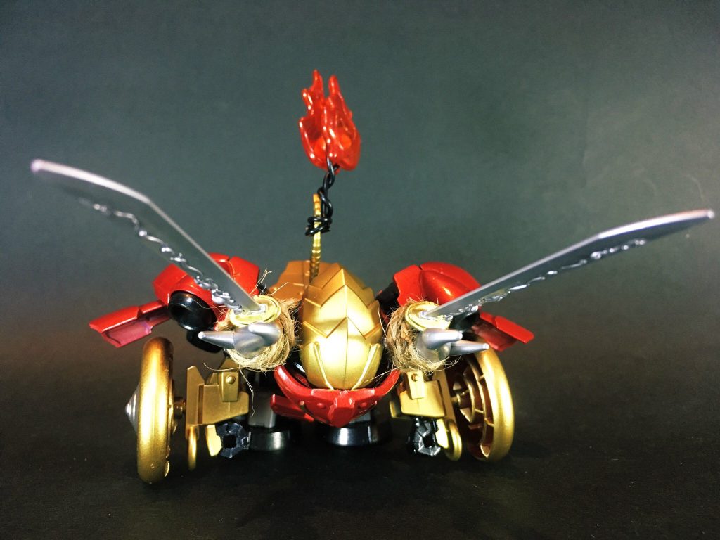 元は斉の首都、臨淄(りんし)モンターク商会に所属し不世出の軍才を伏していた。
しかし戦国期最大規模の五ヶ国合従軍侵攻という母国存亡の危難に際して覚醒!その正体は斉王室に連なる救国の英雄・ヴァルキュリアフレームの一柱であり、傑出した叡智と武略で再建した斉軍を統率し、反攻の狼煙を上げる。