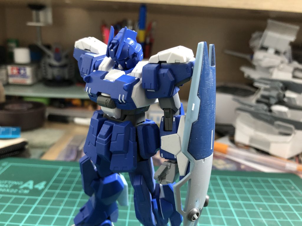 プラ板で全体的にディテールアップしていきました。