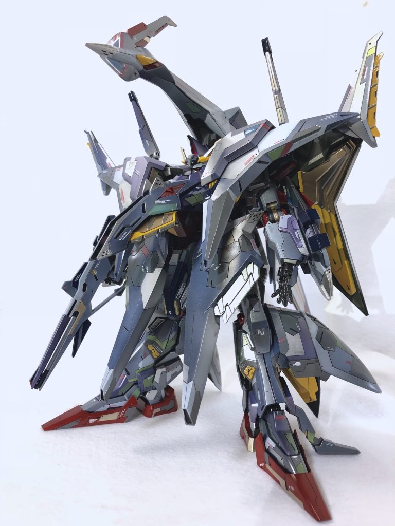 まずは正面。今回はデカールに挑戦。あとセンサー部分にはラピーテープを貼ってあります。