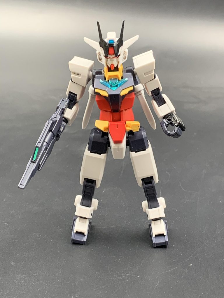 コアガンダムはほとんどいじらずにスミ入れとトップコートのみのシンプル仕上げ。