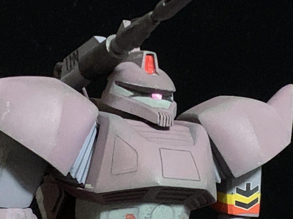 顎部分は0.3mmプラ板のシイタケモールドを接着してから、ヤスリがけです。