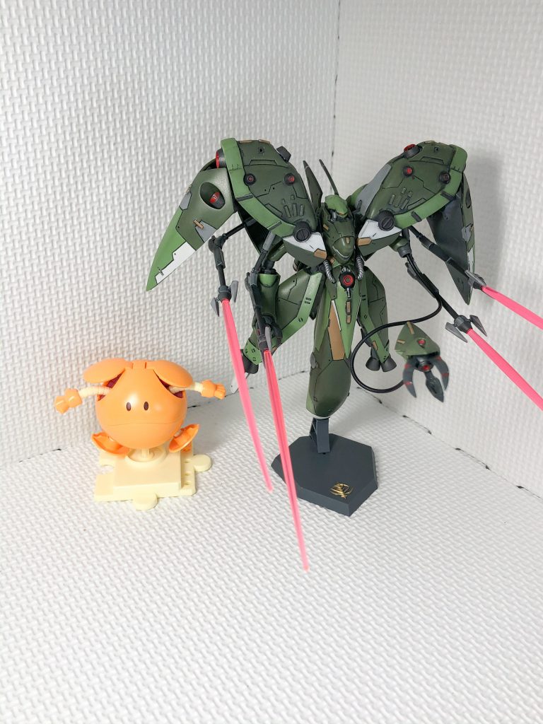 サイズ比較用にハロプラと並べてみました。