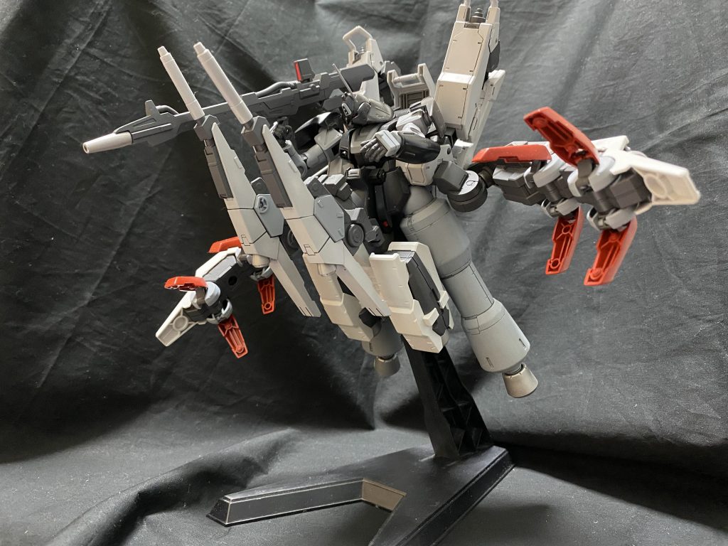 言わずと知れたクタン参型をほぼそのままにMA形態に使用しました。
エルアライラーを意識してます。