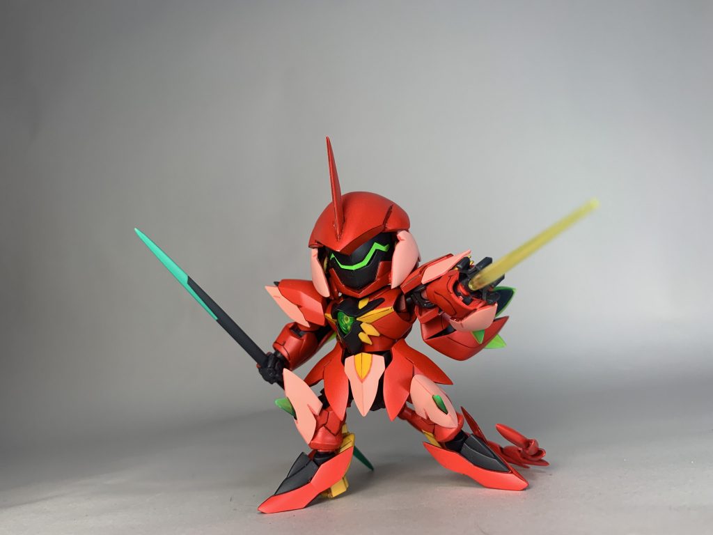 HGのヴェイガンのビームバルカンを移植しているのでビームサーベルが生やせます。