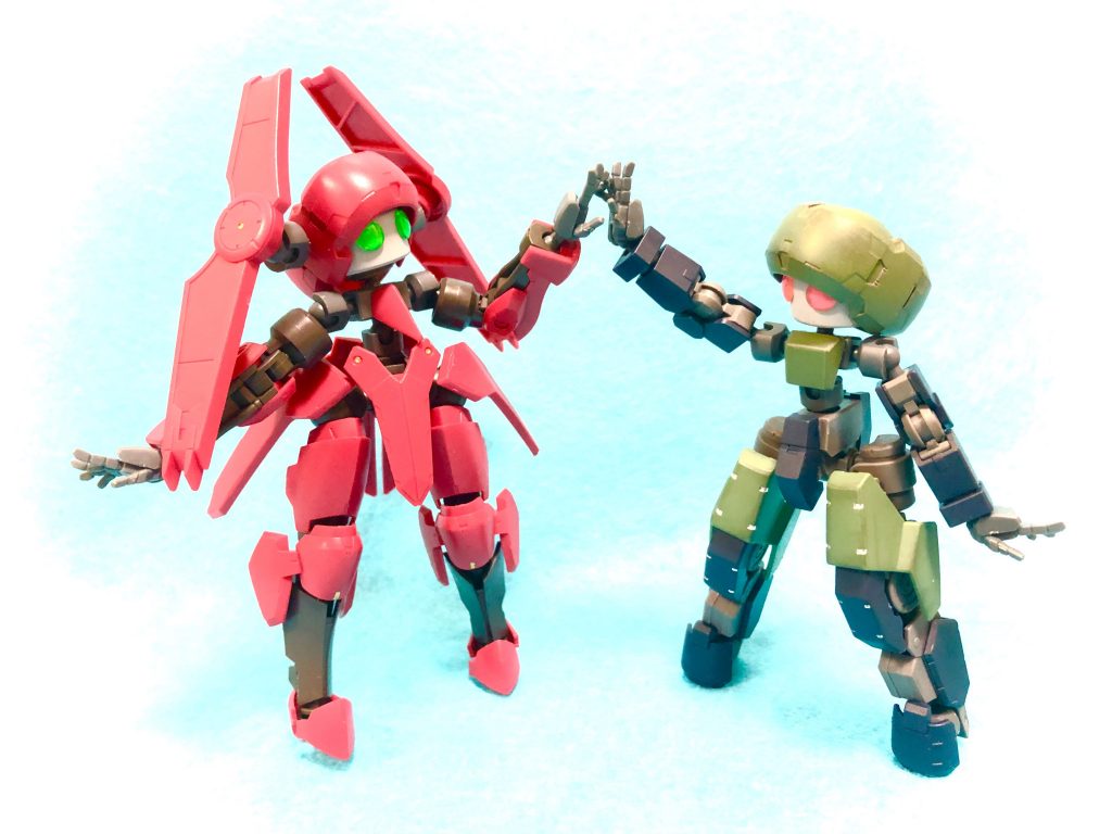 姉妹揃って。
妹の方がだいぶボリュームあります。が、その分可動域に制限が。姉は干渉する部位が無いので、めちゃくちゃよく動きます。
最後までご覧頂き、ありがとうございます。