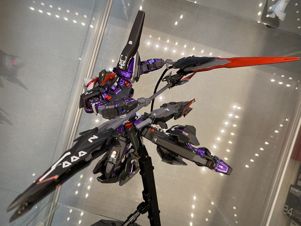 テールブレードは手持ち武器としても使用可能です