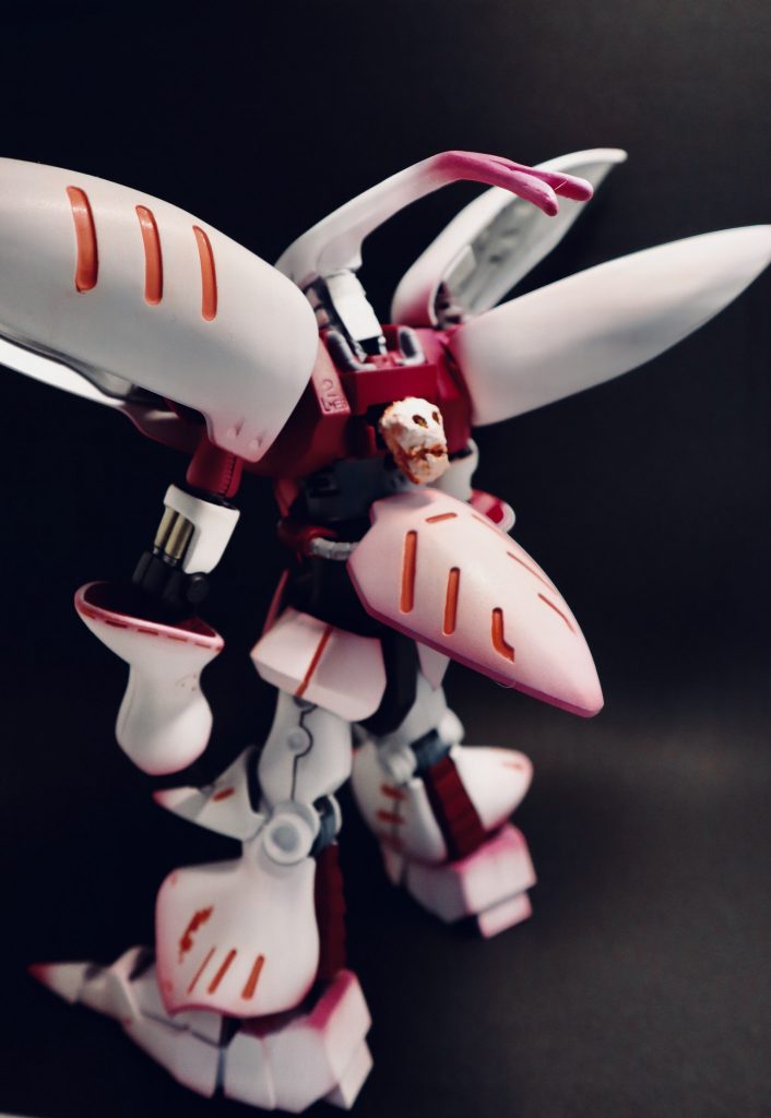 ジャックフロストの頭を意識したのですが 生姜になってしまったのは内緒です。
残ったパテでドクロを作りましたがヘタクソがよく分かります笑