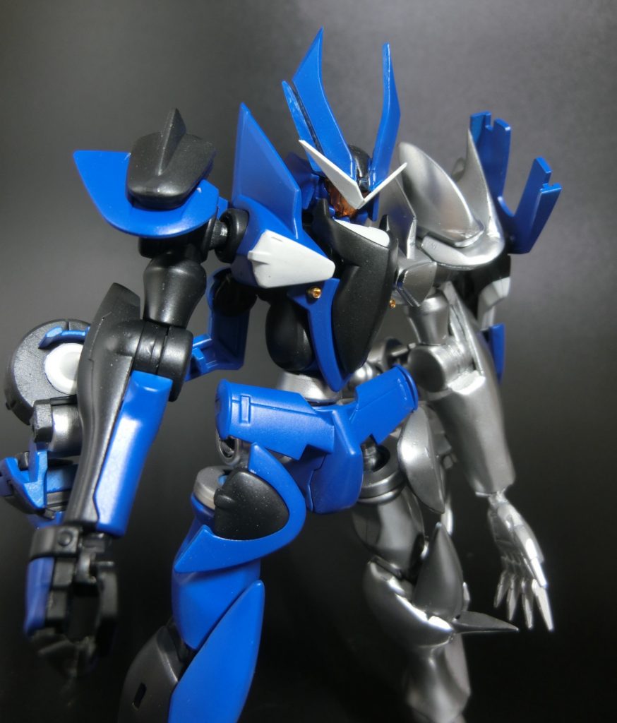 ヘッドはスサノオをイメージ