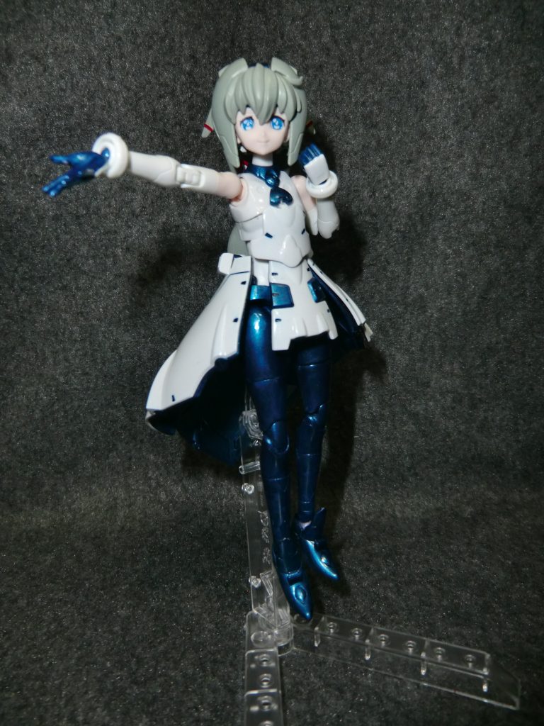 キットの仕様上、関節部品がタイトな為、可動させると、塗装が剥がれます。