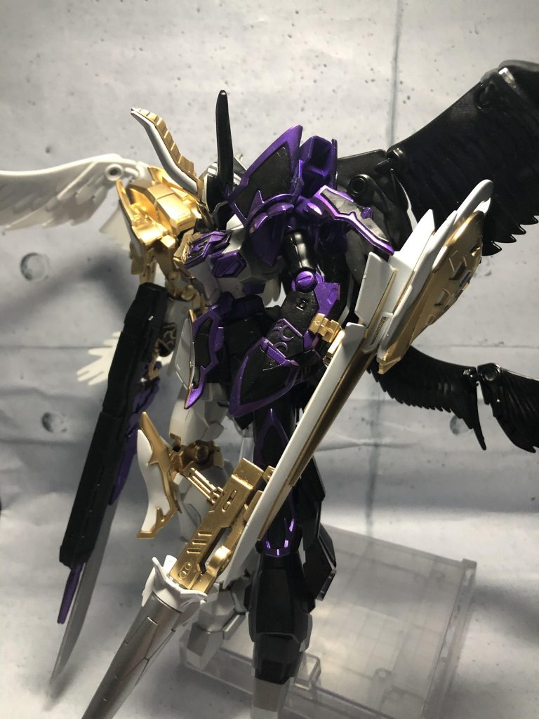 拘りなんですけど白い方には黒い武器持たせて黒い方には白い盾を持たせるっていうこの矛盾してる感じ良くないですか……?