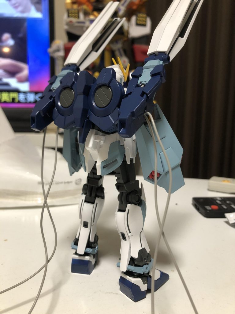 そもそもバッキバキに色分けされてるキットでしたので、エナメルの部分塗装はちょこっとするだけで終えてます。
墨入れも必要最低限(と個人的に思う)レベルに留めました。