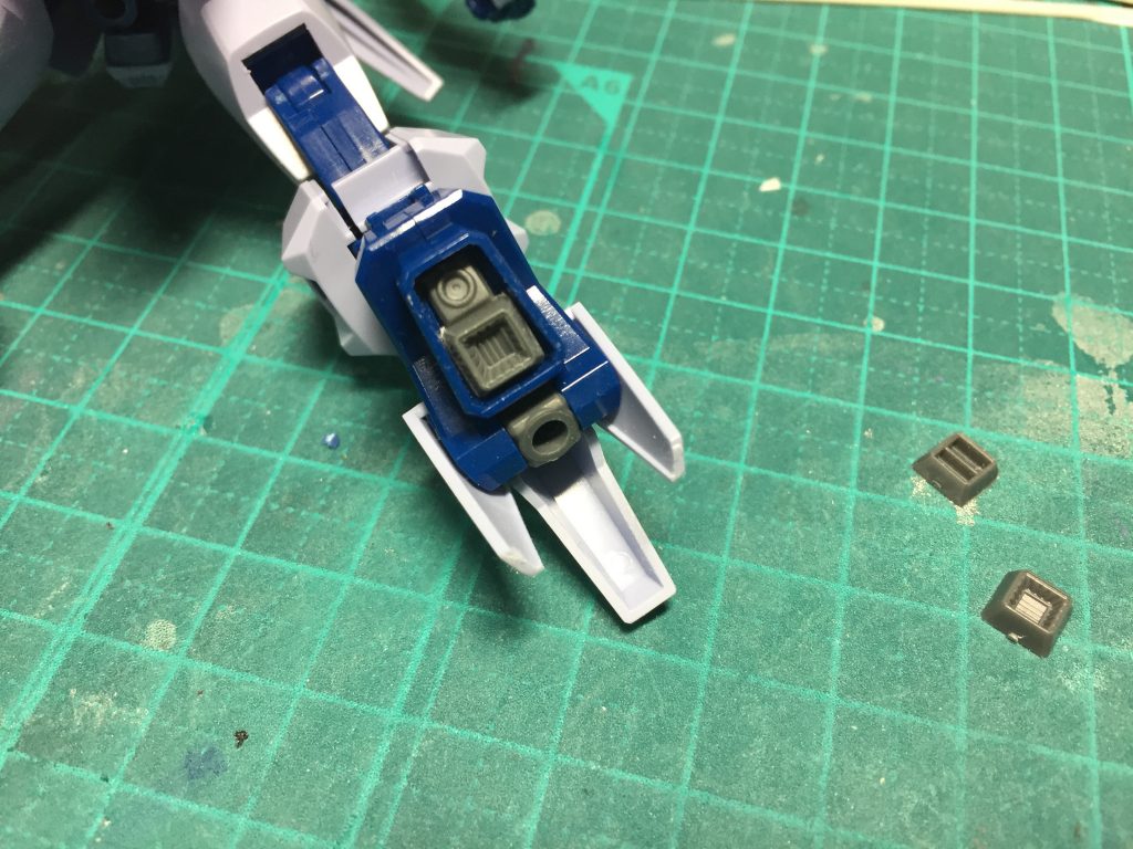 とりあえず 脚から 攻めました バーニアとか