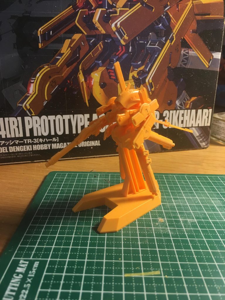 素組状態です。キット自体は単色整形でした。