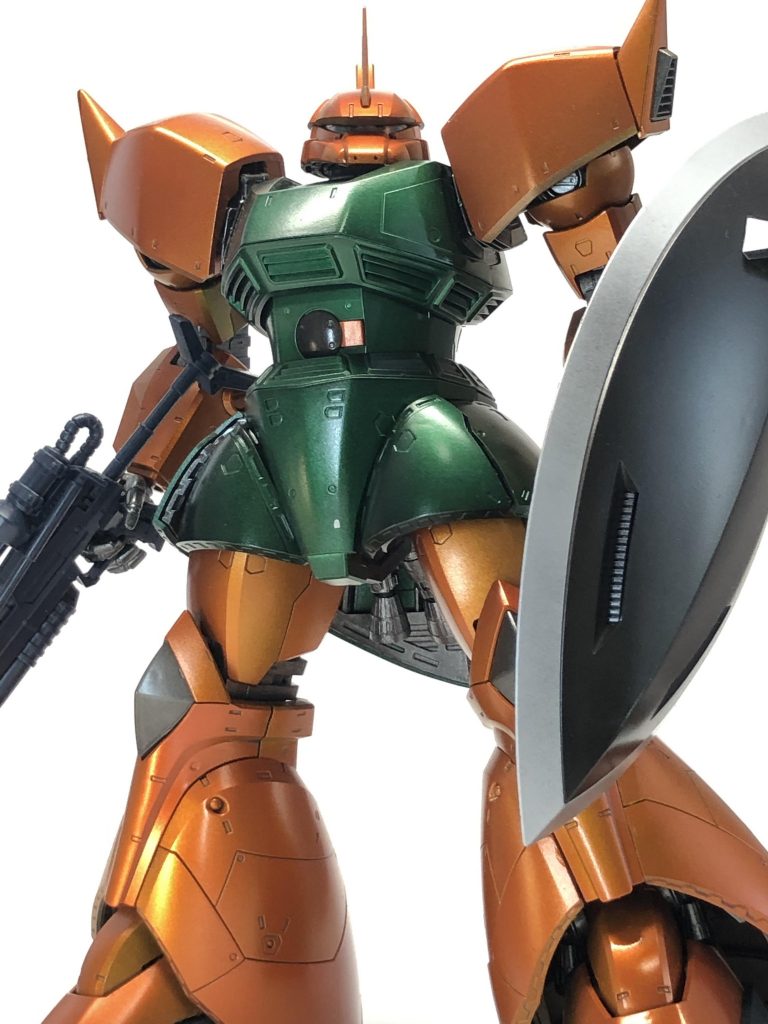 ジオン系は煽りアングルが似合いますね！