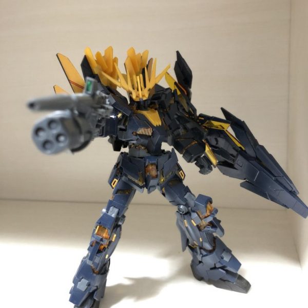 HG  バンシィ・ノルン