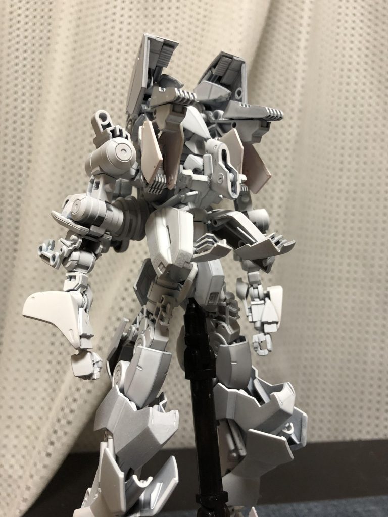 ちょうどサフ吹いたところ
これがサフ萌え……
今とあんまり変わりませんねぇ
あ、ここら辺まで頭はグレイズアインでした