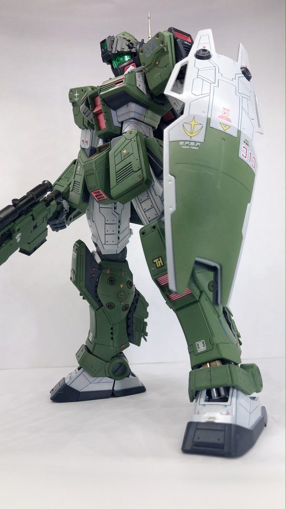 出来る限り筋彫りとプラ板でディティール