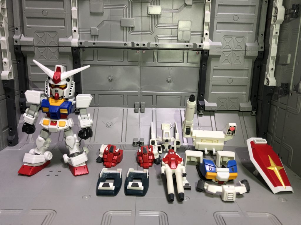 一応、全アーマーはパージ出来て、ノーマルガンダムにもなります。