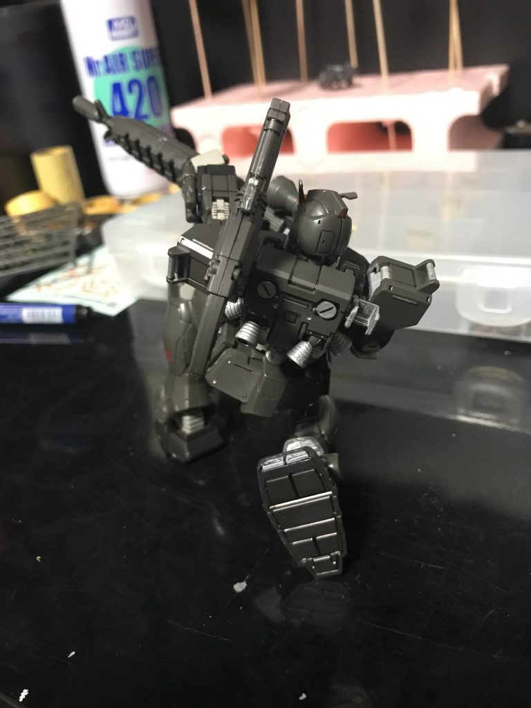 軽く部分塗りやスミ入れは
してますがこの時は
あまり納得してなくて
「無茶苦茶に汚しちゃえ」って
軽々しく思ってましたが
後に汚れなさすぎて笑顔が
消えてしまう羽目に笑