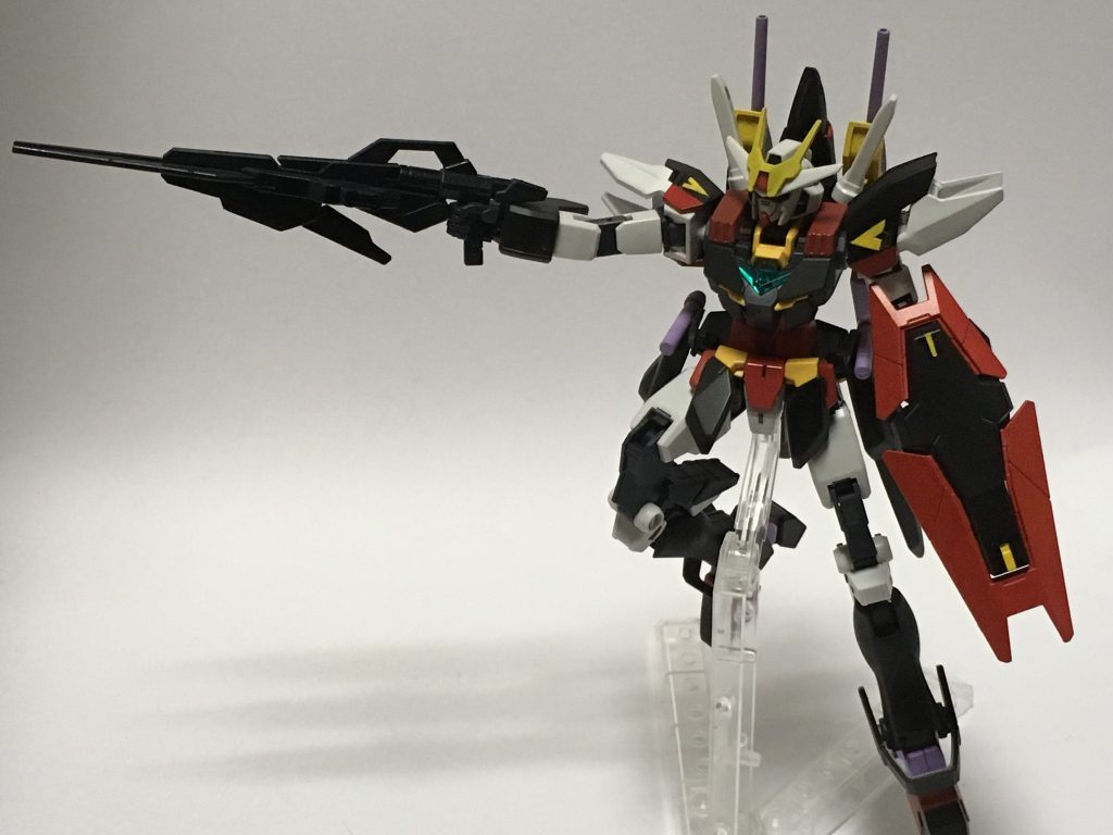 標準装備のビームライフルとシールド。