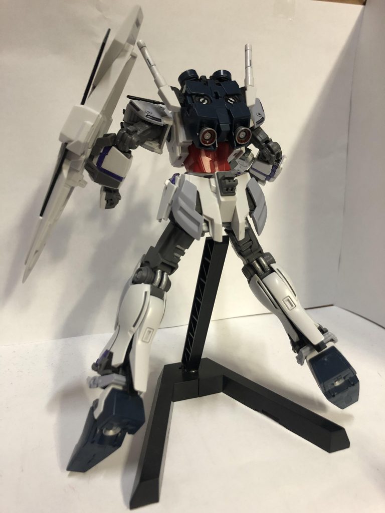 バックパックや腰部リアアーマー、脚部ふくらはぎなどの推進器系統にも埋め合わせとして使用されている。人間でいうふとももあたりにあったサイコフレームはそのままオミットし、A装備と同じ状態になっている。