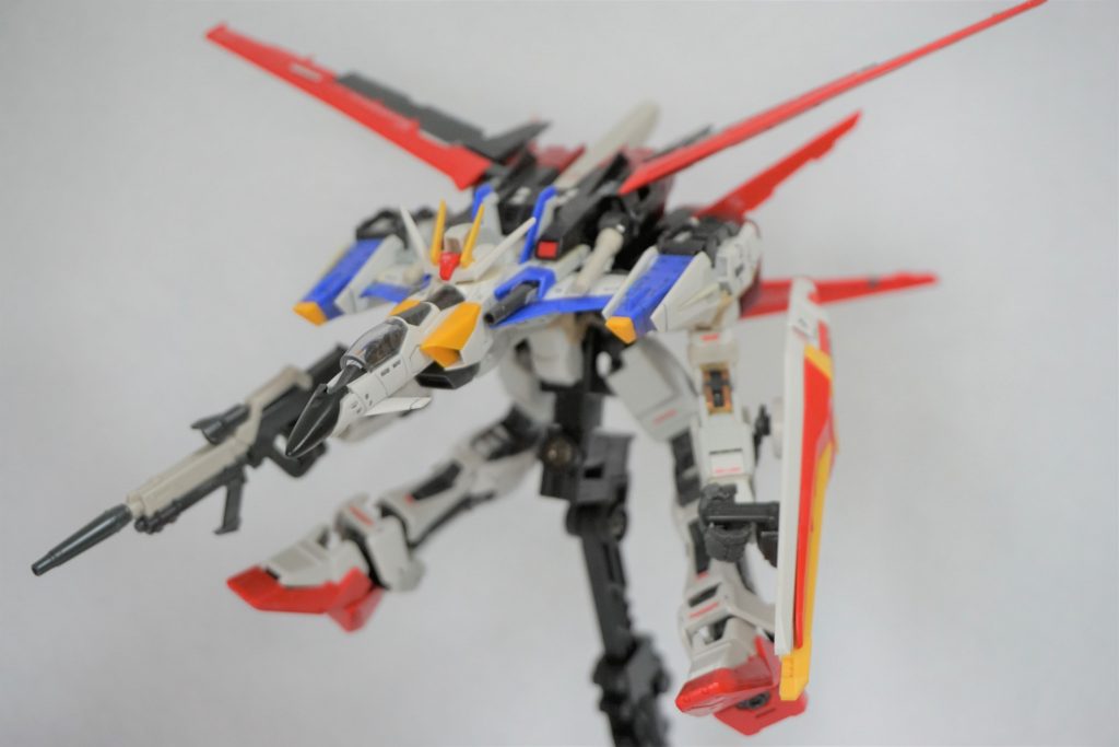 ホバリングしながら市街地を抜けてくイメージ。