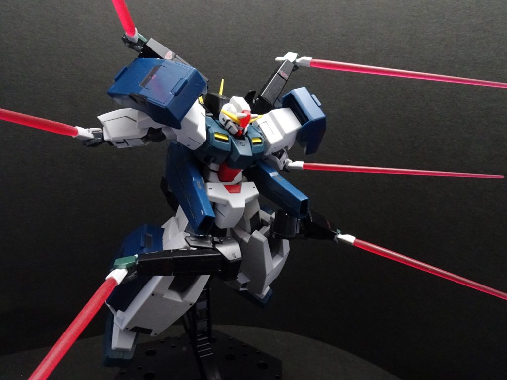 *阿修羅サーベル*
セラフィムのキットが2つ使用して再現。
膝キャノンもセラフィムの腕に
置き換え、関節を増やしています。