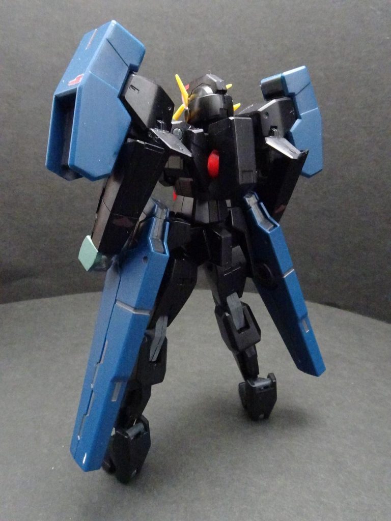 *セラフィム背中*
細身のセラフィムにゴツい武装のギャップ！