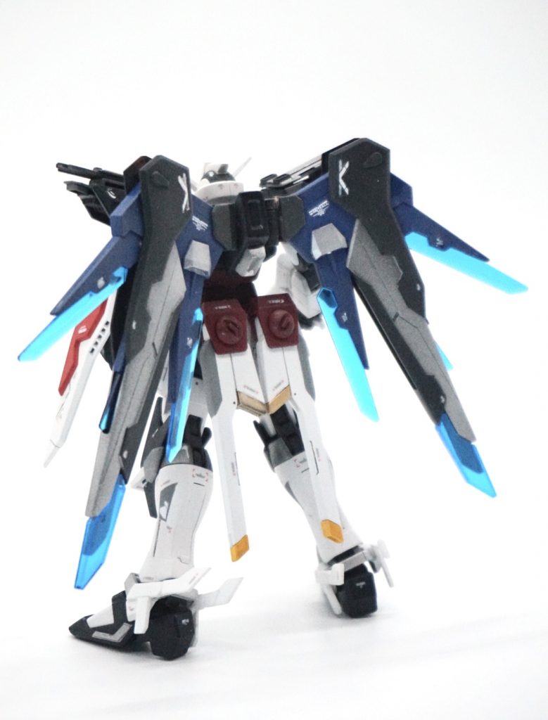 後ろ。クリアパーツはそのまま使ったのだけど、なんかいい感じに光ってるヽ(･∀･)ﾉ