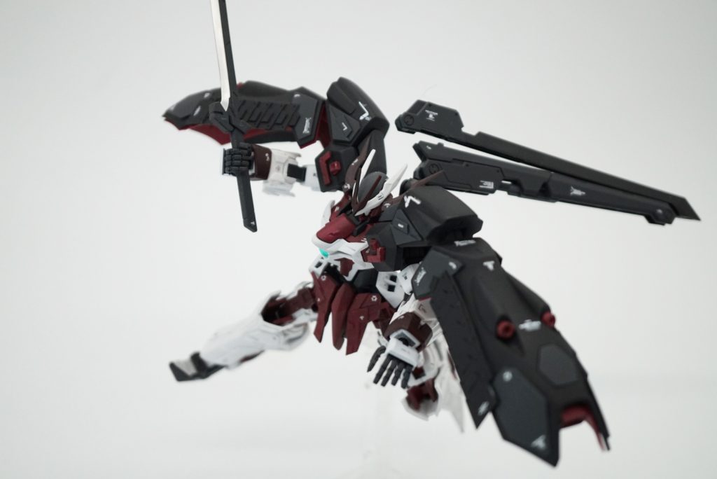 抜刀からの飛びかかり。うん、ノーネイムそのものだw