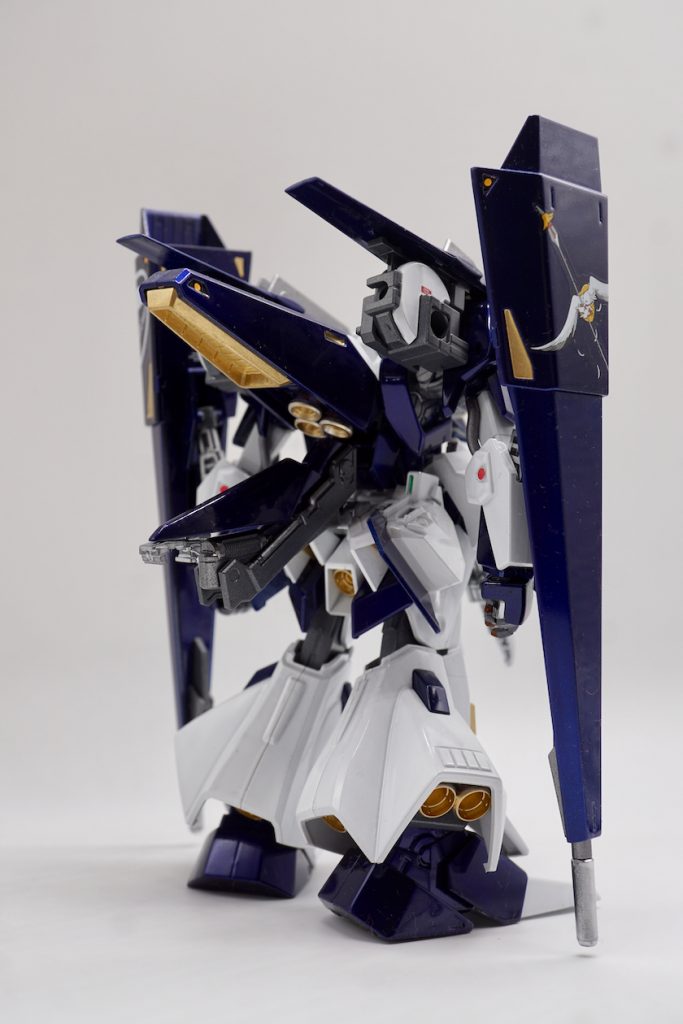 電ホビのHPに掲載されている藤岡建機氏描き下ろしの『A.O.Z』イラスト企画の『A.O.Z Re-Boot』。その中でも特に好きなTR-5フライルーを設定画に近いカラーで塗装。今回は設定がに近づけたかったのでデカールも控え目。