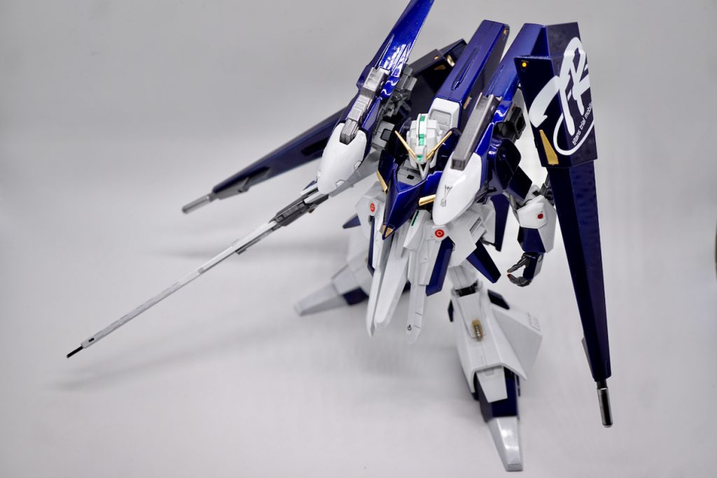 本当にどれもカッコ良いTRシリーズ。その中でも隊長機としても活躍したTR-5はオリジナルのギャプランよりもヒロイックなカラーリングでとても好み。
今回はずーっと苦手意識の強かった白塗装も上手くいき自分的には中々の出来ではないかと思う自画自賛的な仕上がり。

TR-1に続きTR-5,TR-6もMGで出てくれないかなぁ〜（切実な希望）。