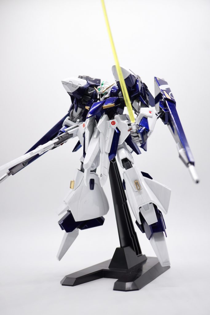 立たせてもカッコ良いフライルーだけど、この機体は浮かした方がカッコ良さ倍増のような気が。