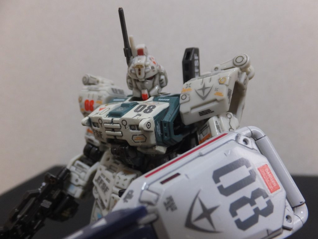 ジャンクパーツを流用したこの陸戦型のゴツゴツした感じがカッコイイです！