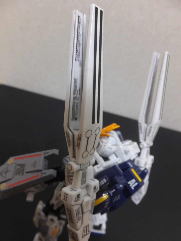 ファンネルの内側にもデカール！