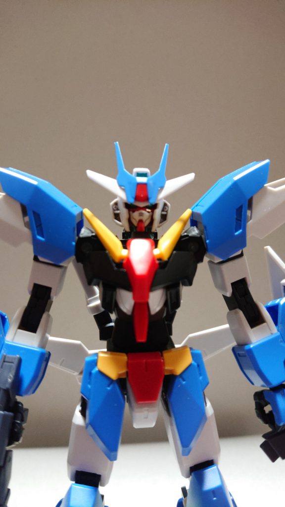 フェイスパーツはセラフィムのモノを使用してスマートな印象にしました。