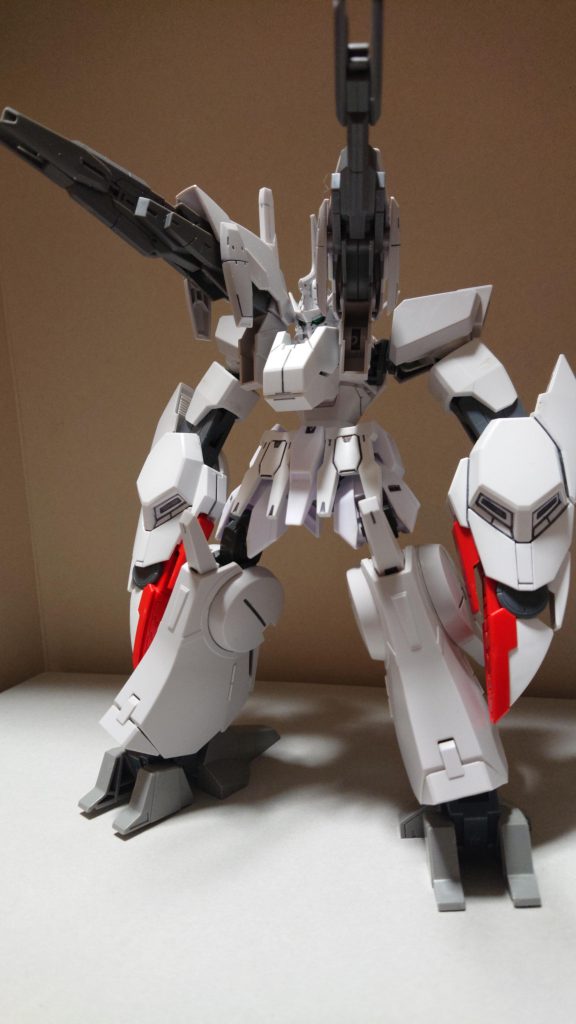 変形してギガースモードに。
実はこちら側が正面と言う設定。