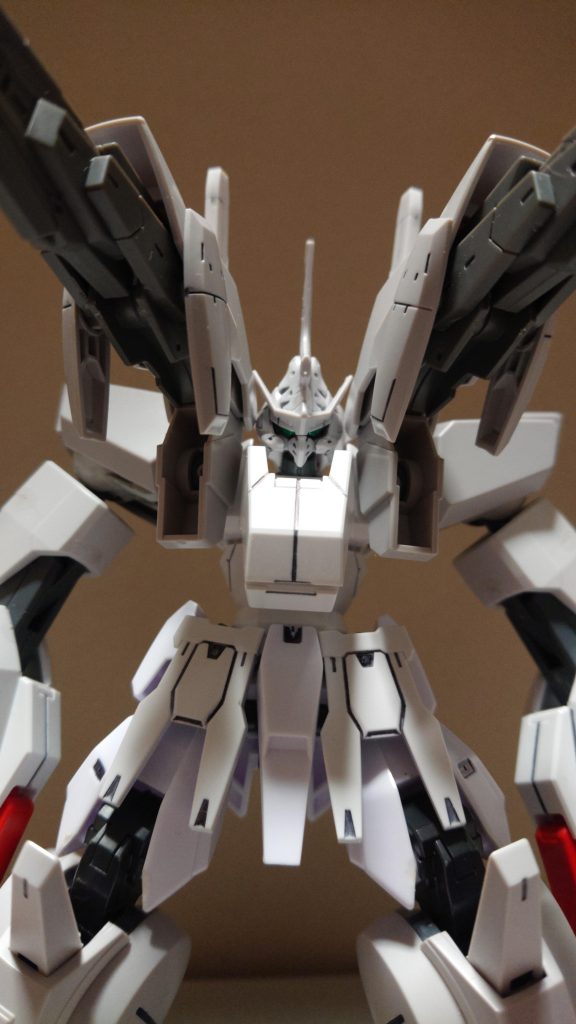 キマリストルーパーの頭部を使用。後首のプラスチックのボール軸を切り取り、ポリ製ボールジョイントを移植して首を延長及び可動域を拡大。