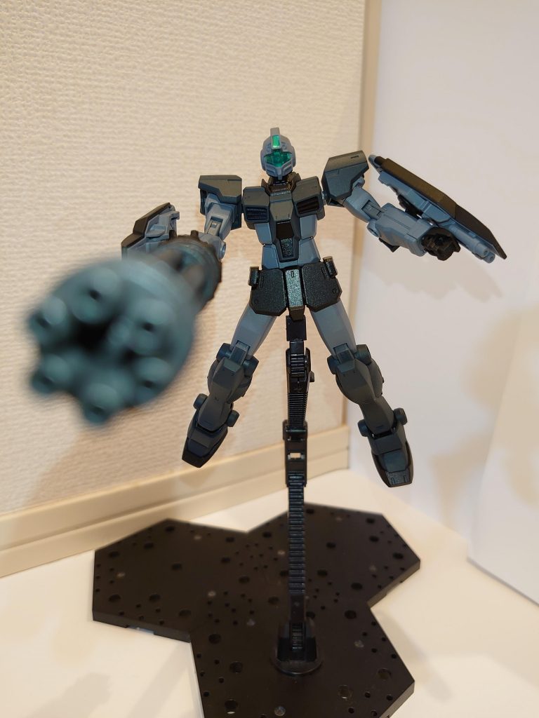 空から降下しながらガトリング撃ってるやつ〜