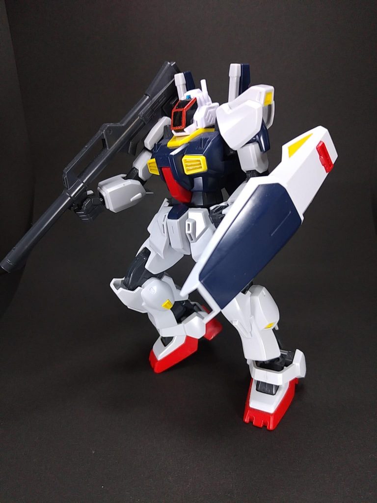 最後はガードフレームのキャノピー型ヘッドに換装。
実はこれが1番載せたかった写真。
ダグラムやモリビトぽっくなるかと思ったけど・・・(-_-;)
思いのほかマッチしていて、普段はこの状態で棚に飾られています。