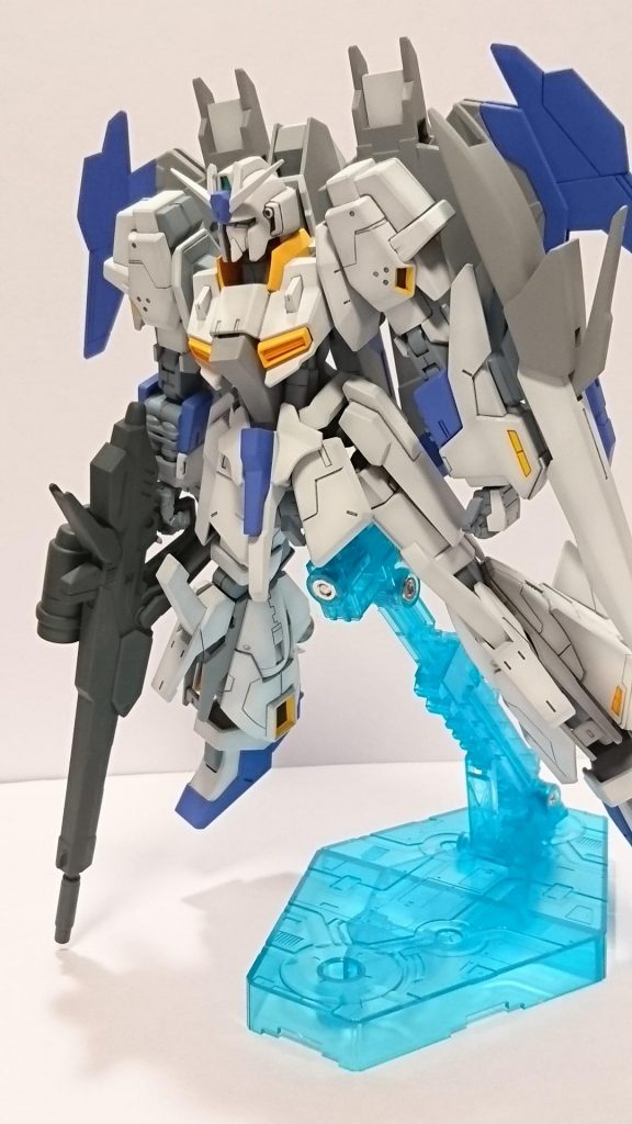 各パーツの干渉で可動はちょっと苦手な感じ。