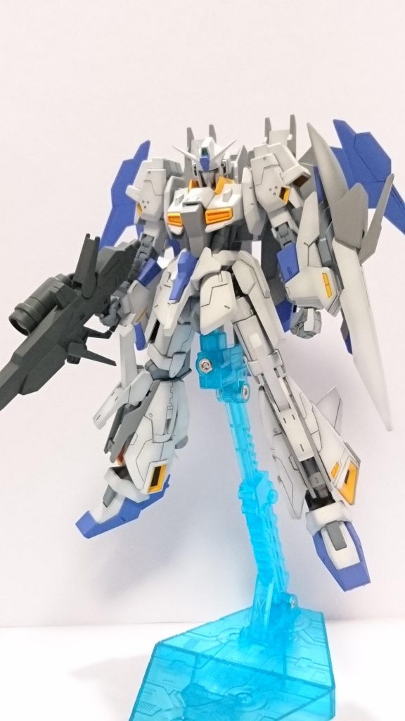 本体は基本工作を行いストレート組み。

あとは手首をアフターパーツに交換した程度です。