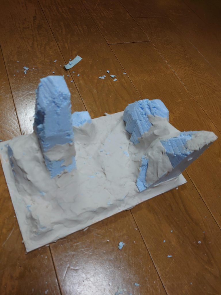 石膏粘土(100均)で形を整える