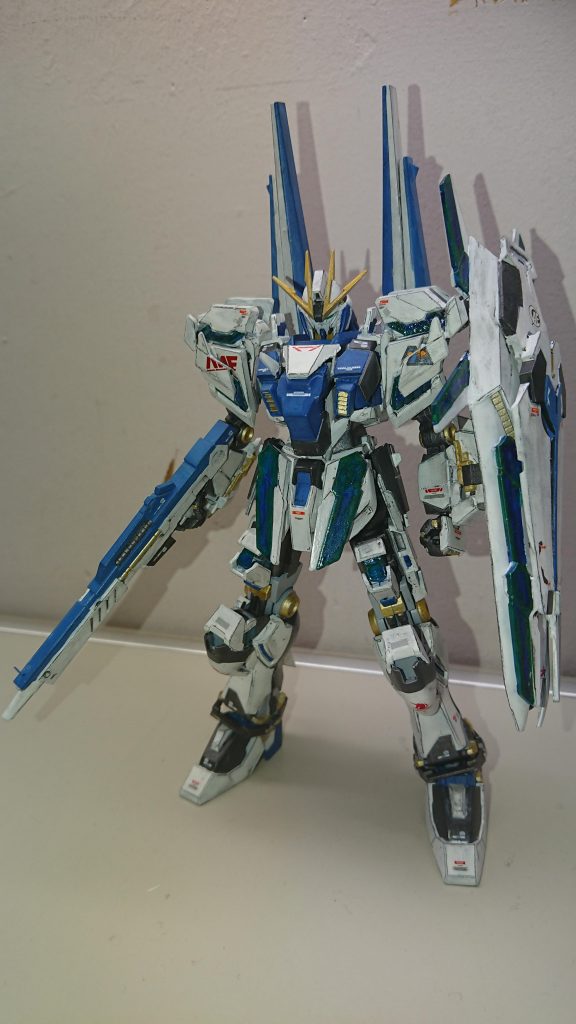 これは宇宙での通常戦闘時用装備でνガンダムと同一のビームライフルに専用シールド、フィンファンネルを二つ取り付け、サイコミュによる共振作用を図っています。