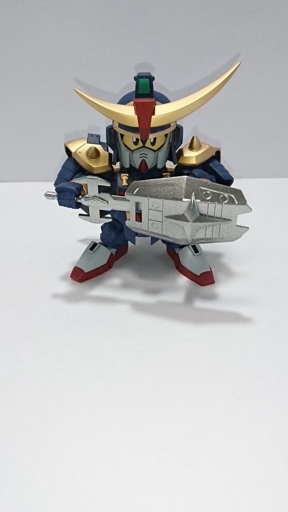 付属シールだと若干目の焦点があってないのと兜を被ると目が隠れがちになるので瞳は手描きしました。