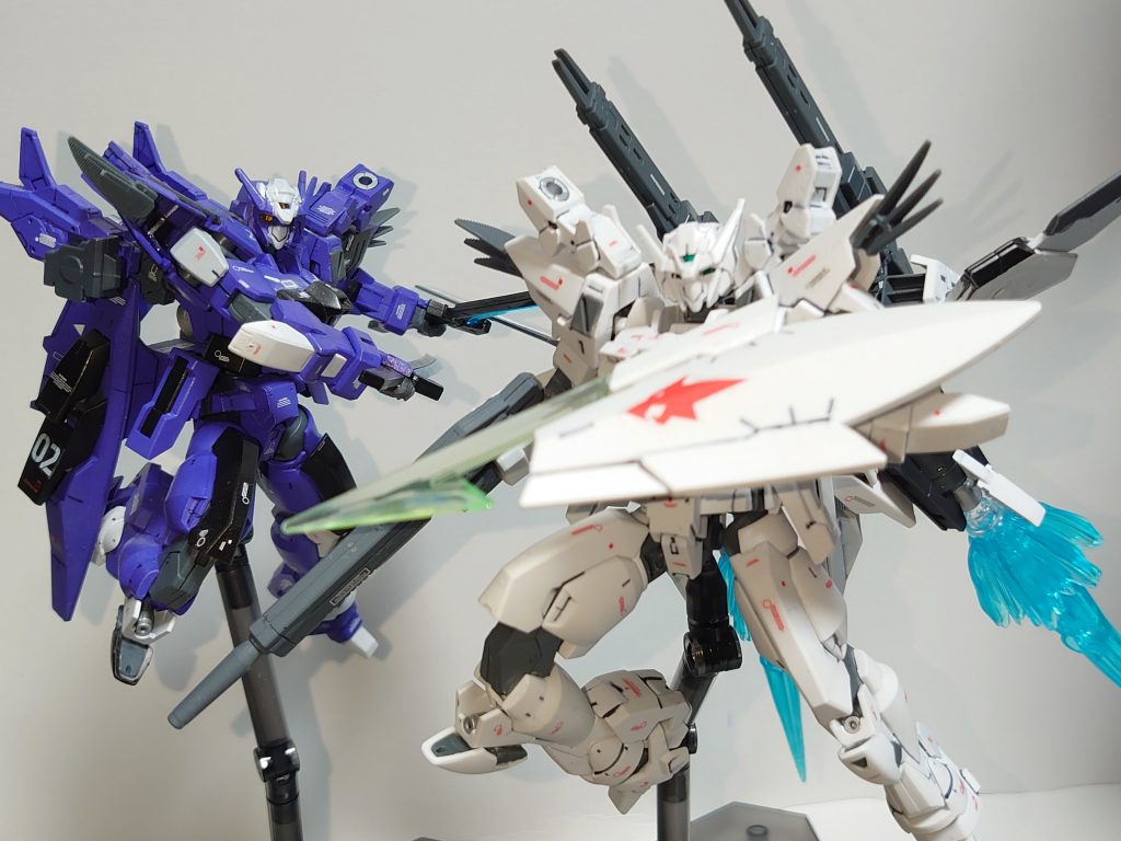 [Ｇストライカー２号機](https://gumpla.jp/hg/278005)と。
２号機がシンプルに格闘特化で通すのに対して、こちらは汎用機らしく装備換装で対応するイメージです。