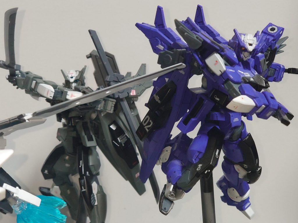 新年一発目はGストライカー1号機の装備追加型でした。
2020年は念願のGバウンサーの再販も決まったということで、大いにGストライカー系の製作を進めていきたいと思います。
さてさて、次回ですがこの画像にちらっと映った機体を完成させてアップしたいと思います。
1号機と2号機は*試作機*としての側面が強い機体でした。
試作機の後に出てくるのはもちろん・・
まだまだ不甲斐ないモデラ―ですが、今年も一年よろしくお願いします。