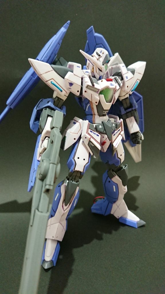 2、プラ棒がこんなにも扱い易く、ついつい付け過ぎてしまいましたヽ(´Д`;)ノ笑頭部はワンサカ
白いプラ棒のため、隠蔽力の強いブラック、レッドのベースで塗りました!
※100均のネイル用の筆が重宝しました❗有り難うございます❗