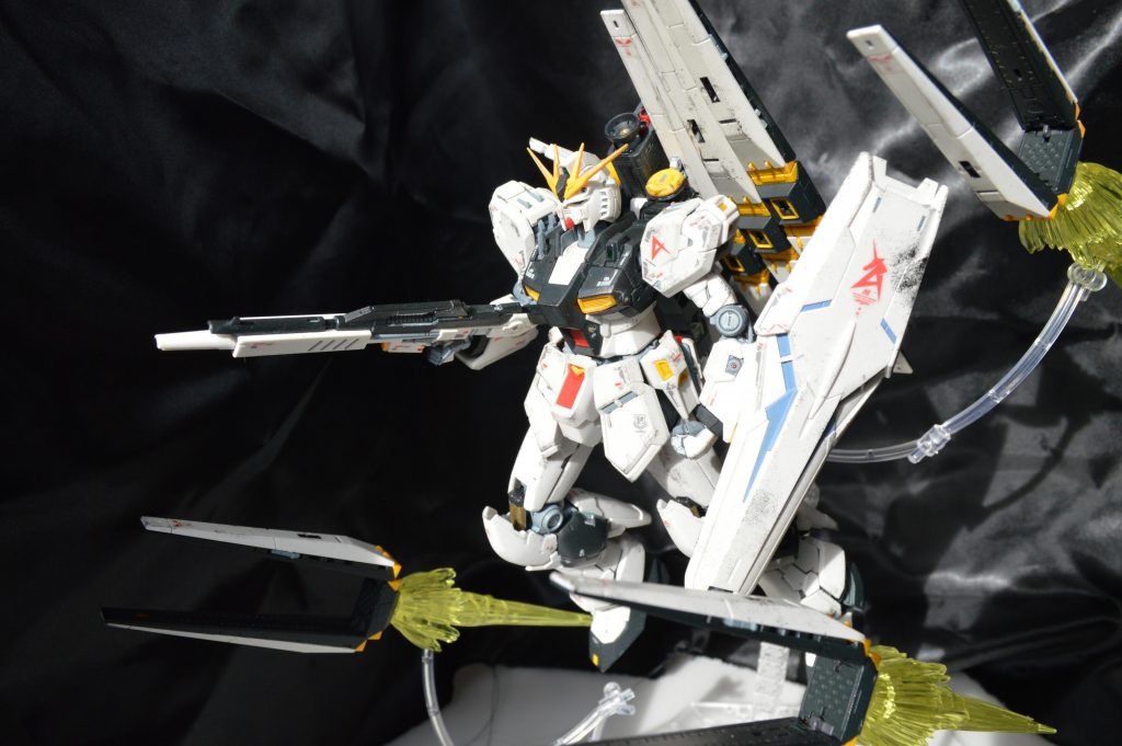 ビームエフェクトパーツでファンネル展開できるようにしました。これがあるとないでは大違いですね。