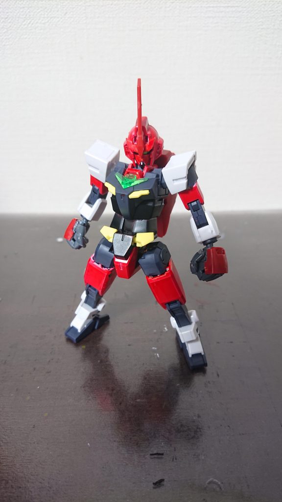 コアガンダム君です♪一応モノアイにしてるんですけど、このままだとどうしてもガンダム感が否めないですね笑